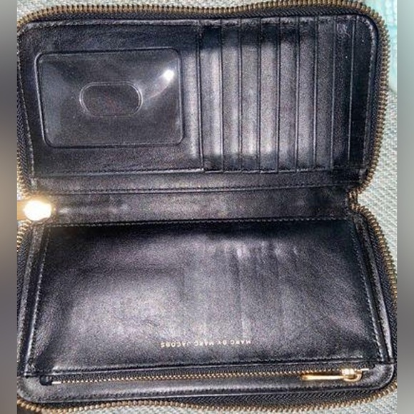 Marc Jacobs Leather Wallet - Picture 4 of 4